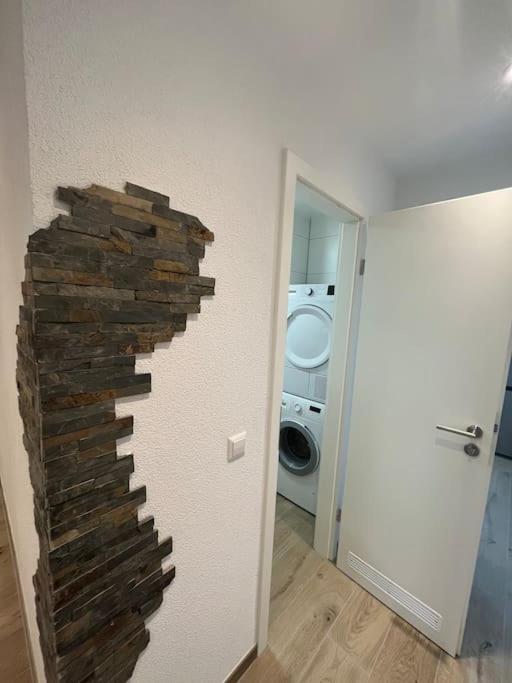 Familienwohnung Neben Dem See,Messe Und Europapark Оффенбург Экстерьер фото