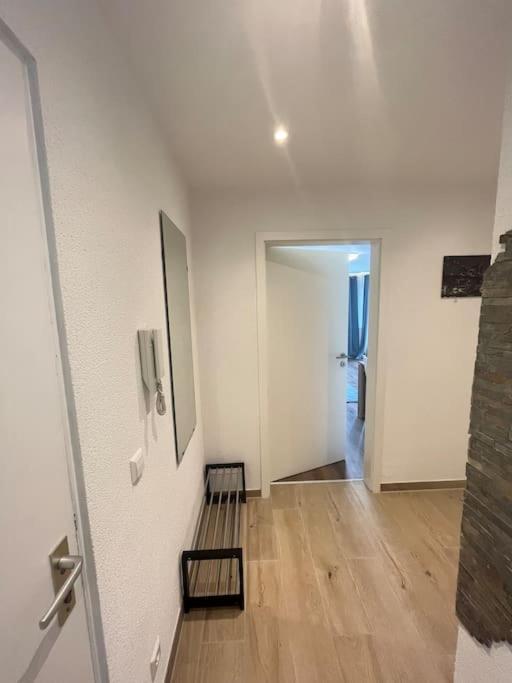 Familienwohnung Neben Dem See,Messe Und Europapark Оффенбург Экстерьер фото