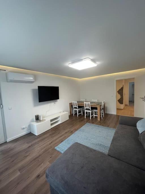 Familienwohnung Neben Dem See,Messe Und Europapark Оффенбург Экстерьер фото